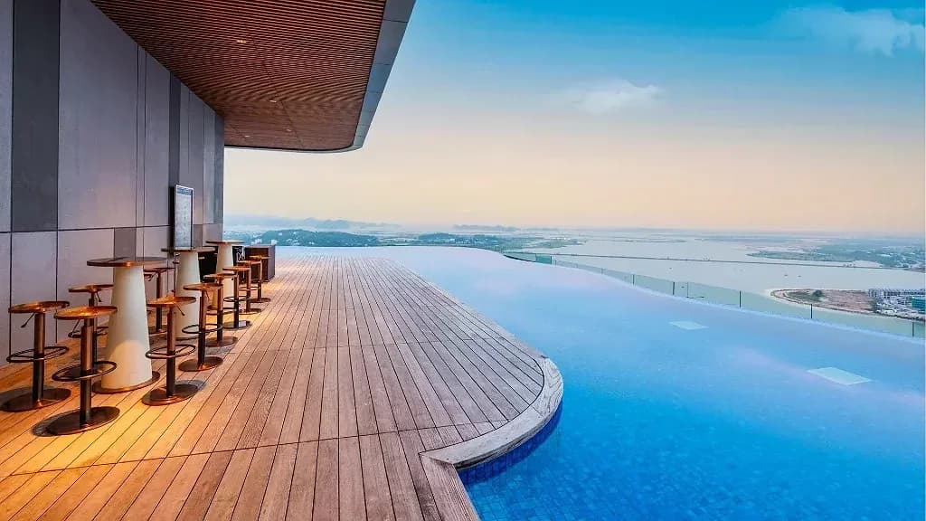 Bể bơi vô cực tầng 40