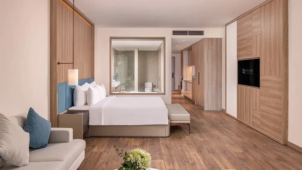Corner Suite Bay View