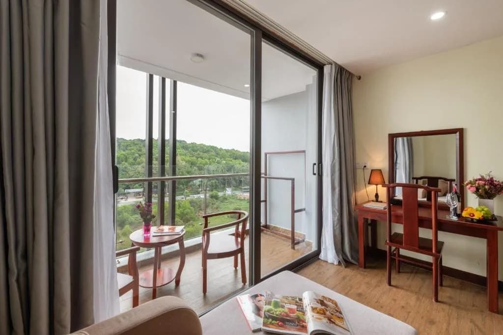 Deluxe Hill View