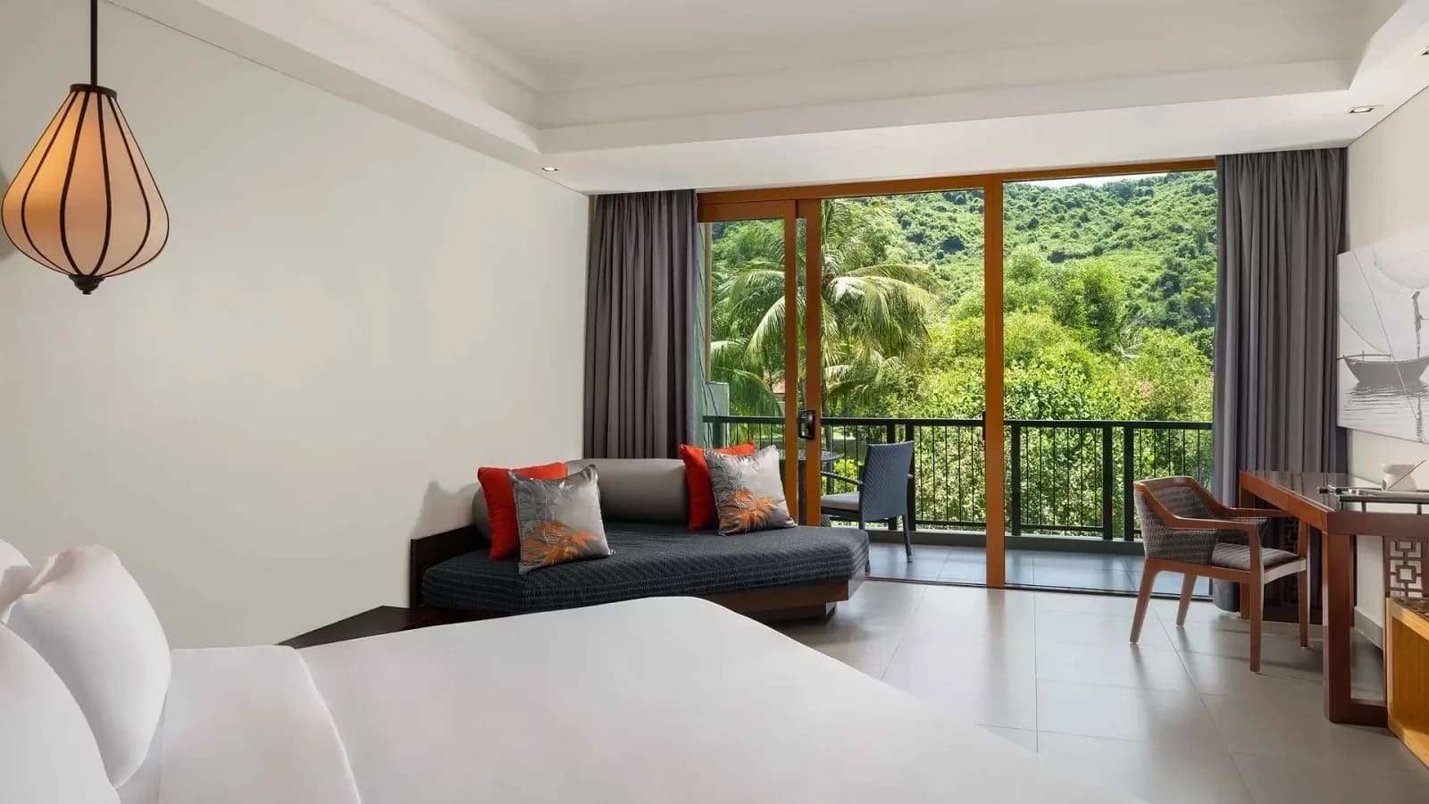 Garden Balcony Grand King