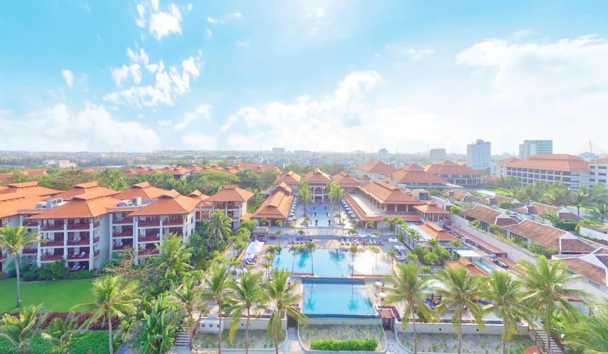 Ariyana Beach Resort & Suites Danang 5