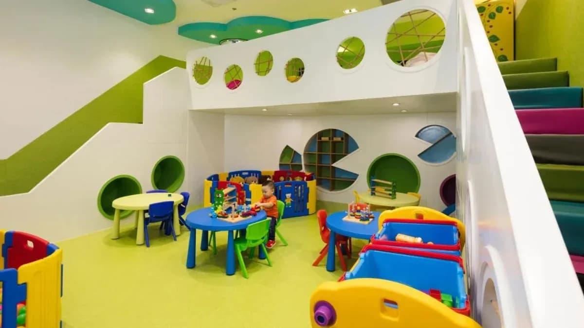 Kids Club sắc màu cho bé
