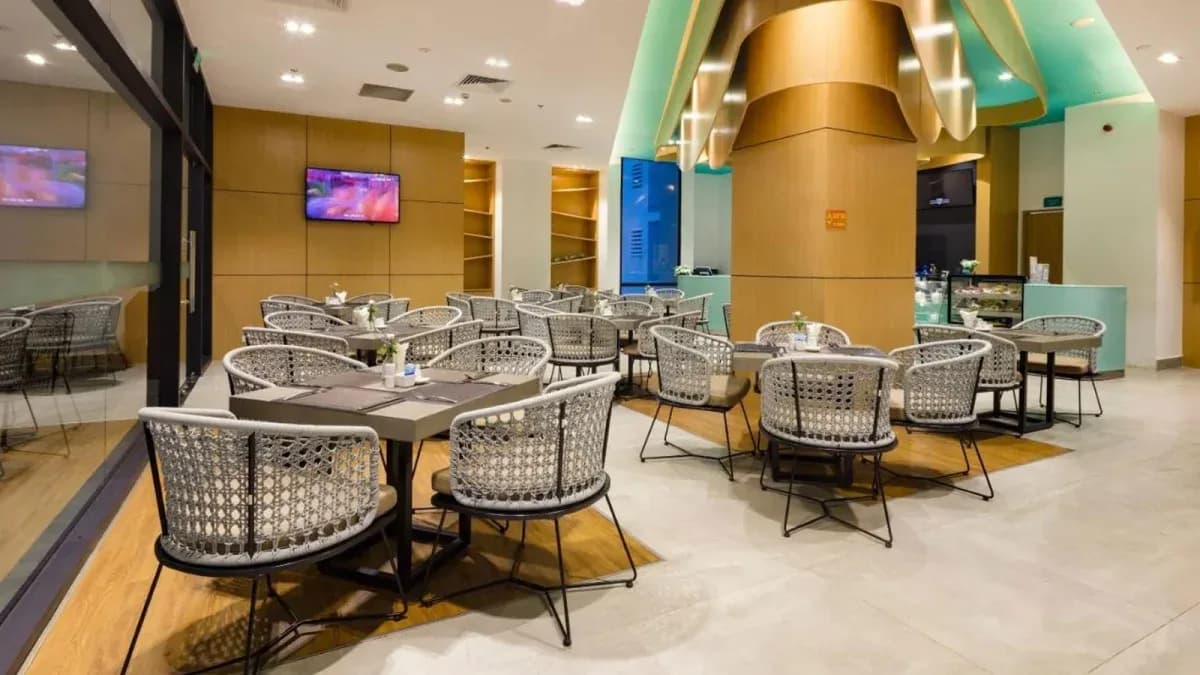 Ẩm thực đa dạng Food Court & Sky View