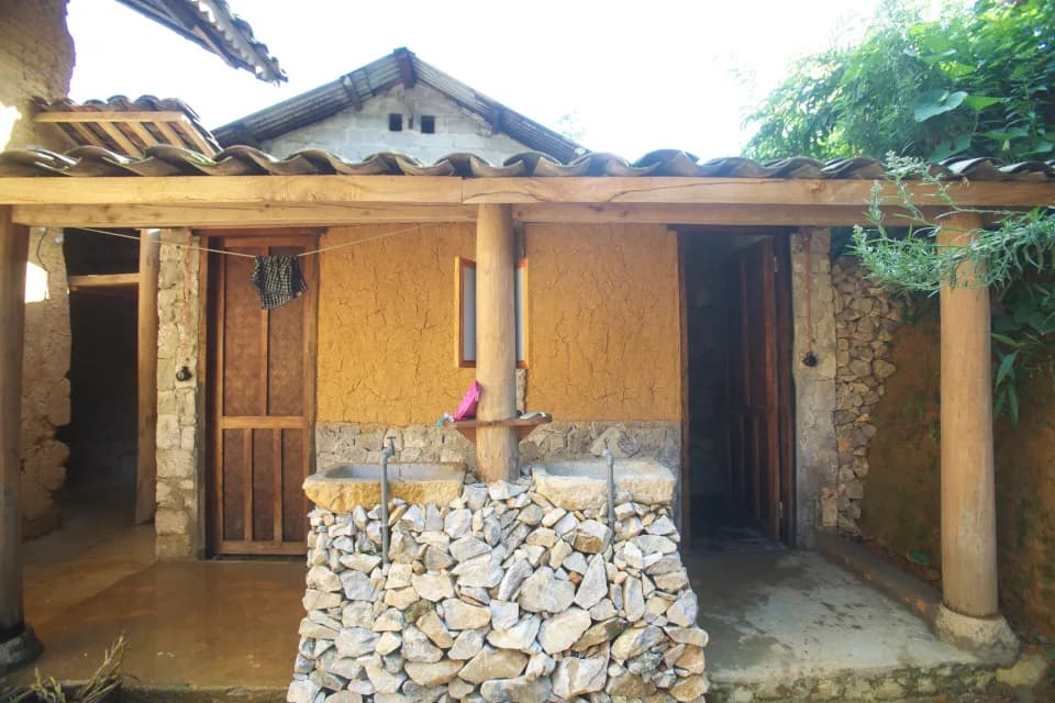 Khu tắm giặt kiểu bản địa