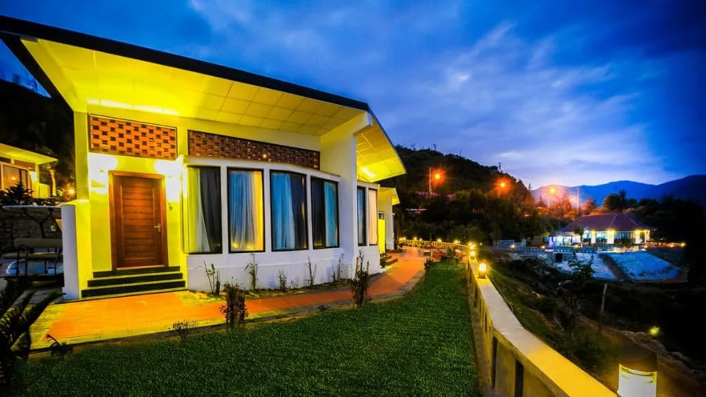 HillTop Villa Room