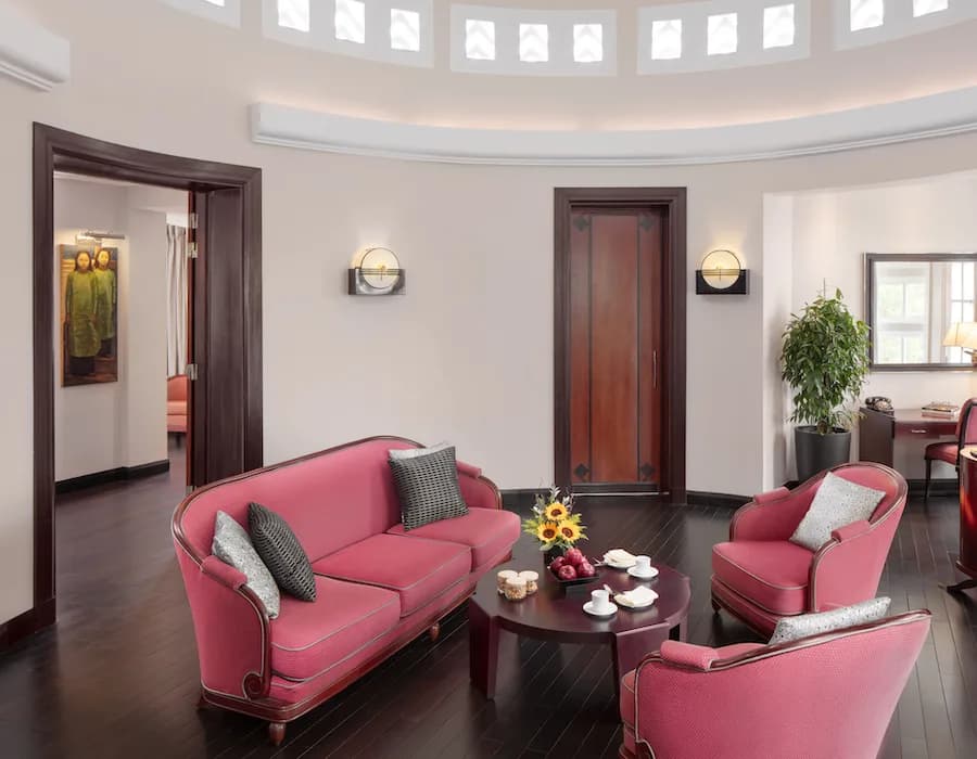 Resident Suite