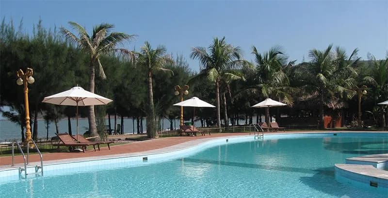 Gia đình cuối tuần bên biển