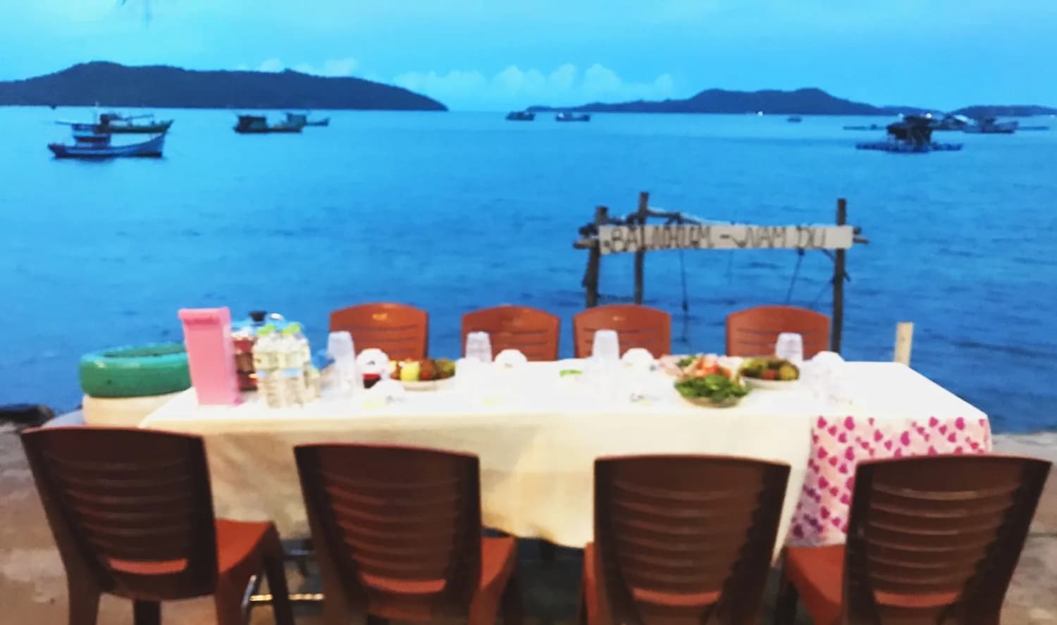 Tiệc BBQ hải sản bên sóng