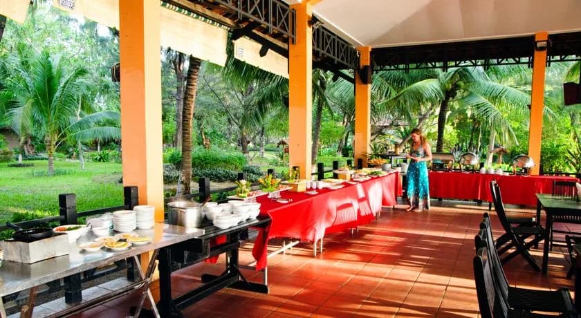Nhà hàng Sakaya & Brang