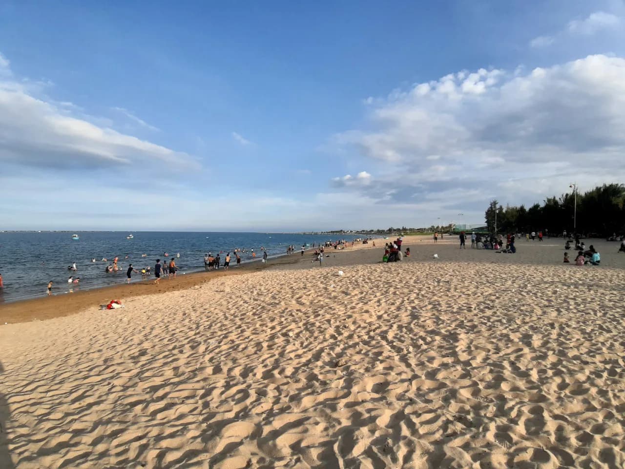 Bãi biển Ninh Chữ