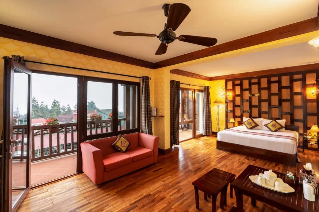 Victoria Suite – Hướng phố núi