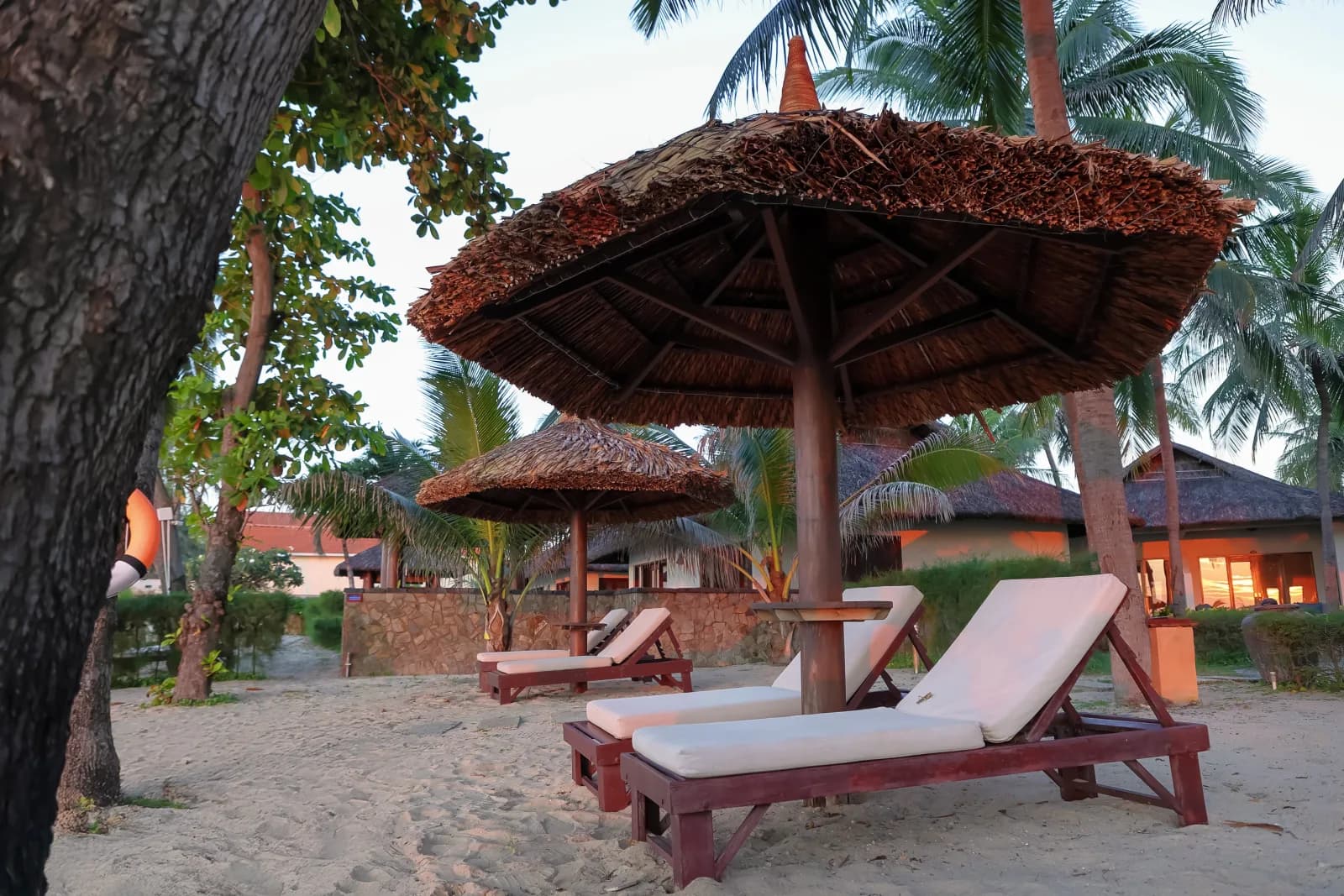 Bãi biển riêng Hàm Tiến