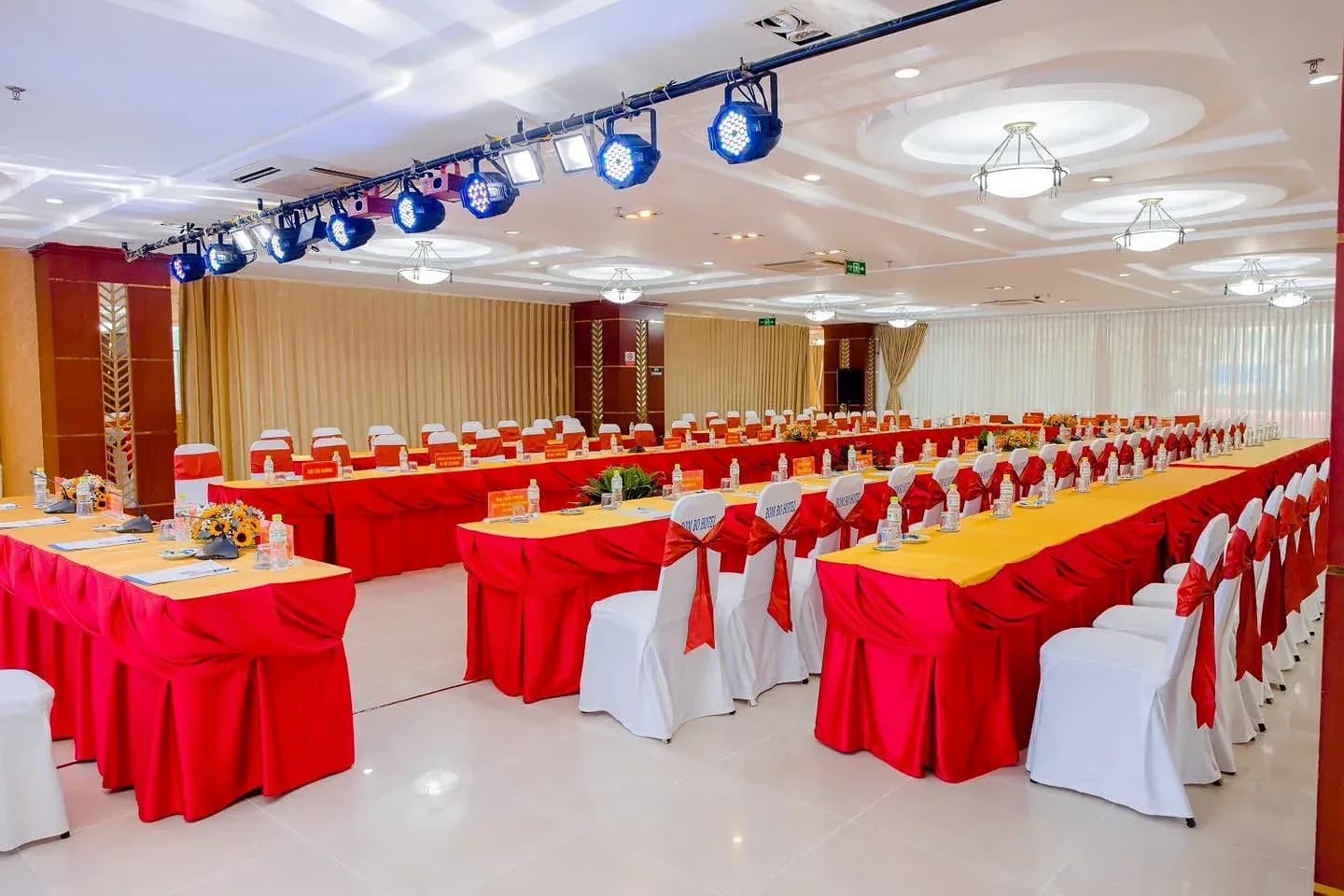 Hội nghị & sự kiện quy mô