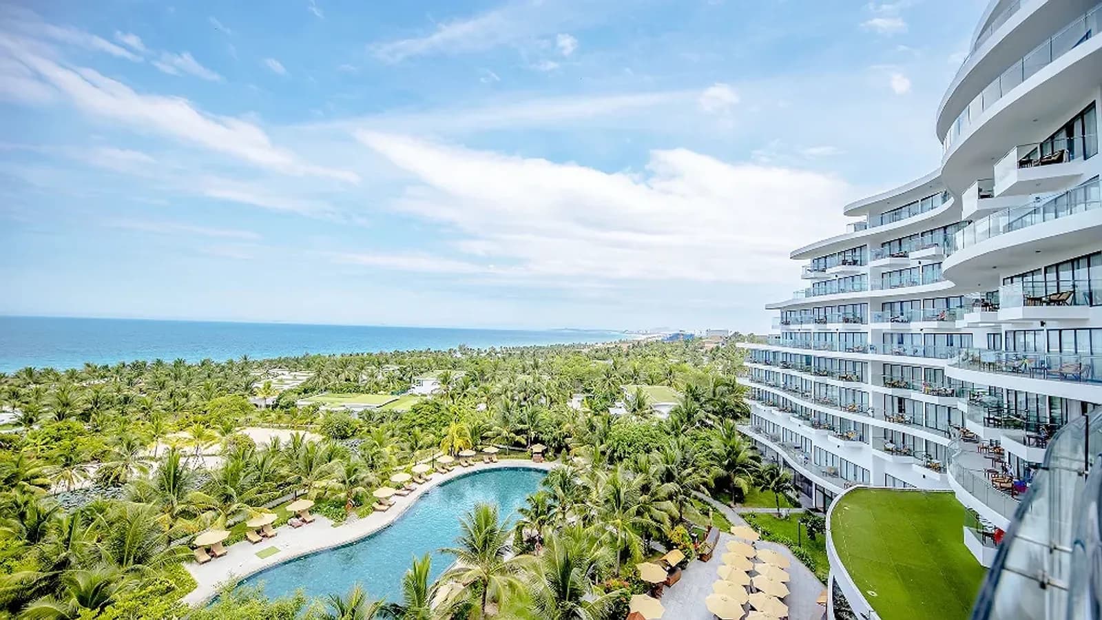 Cam Ranh Riviera Beach Resort & Spa