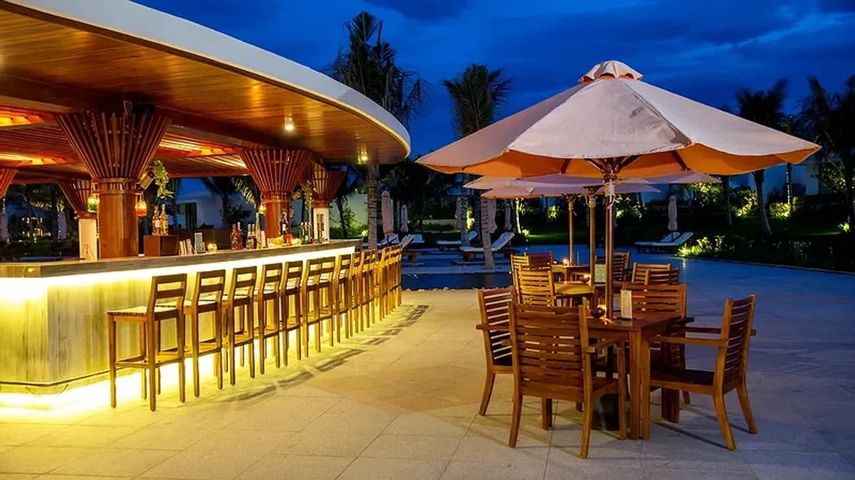 Pool Bar