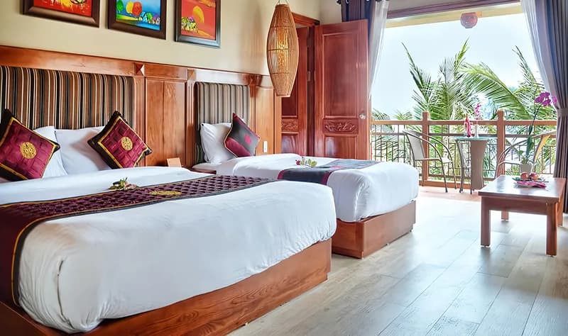 Combo cặp đôi trốn phố