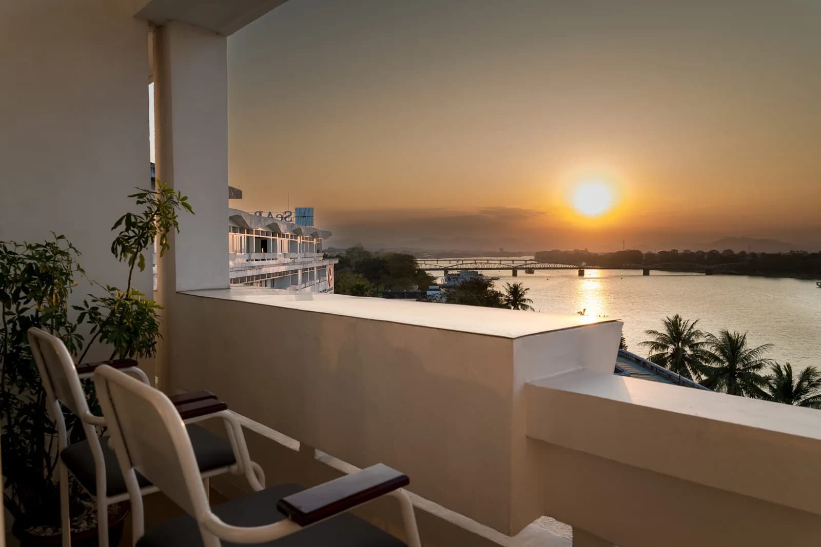 Trọn vẹn view sông Hương