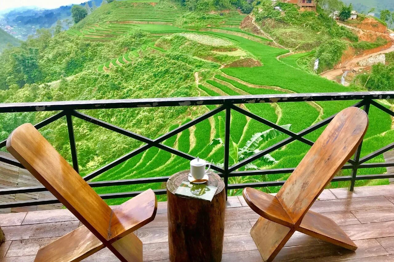 Hiên cà phê ngắm thung lũng