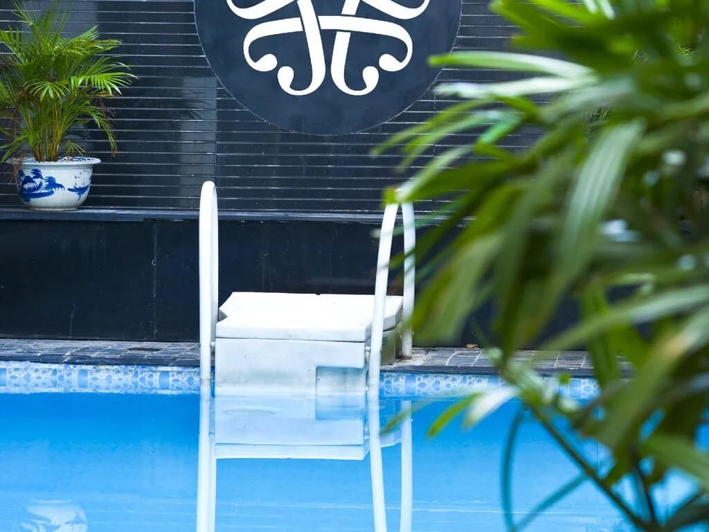 Bể bơi tầng thượng