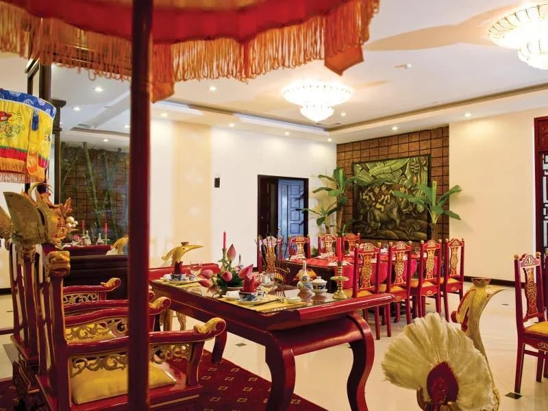 Nhà hàng cung đình Royal