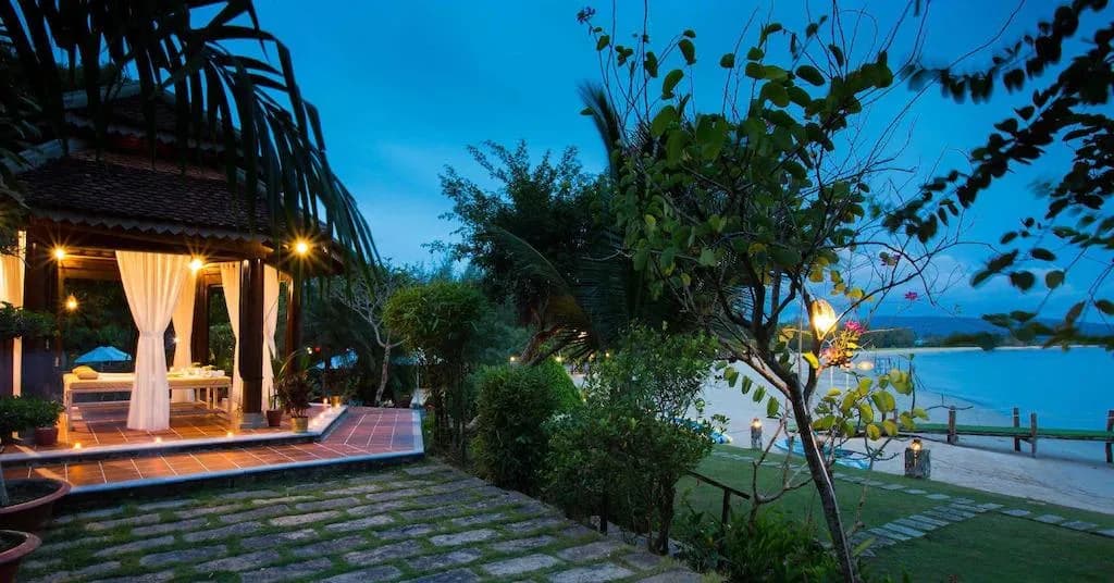 Hoàng hôn & tiệc tối bên sóng