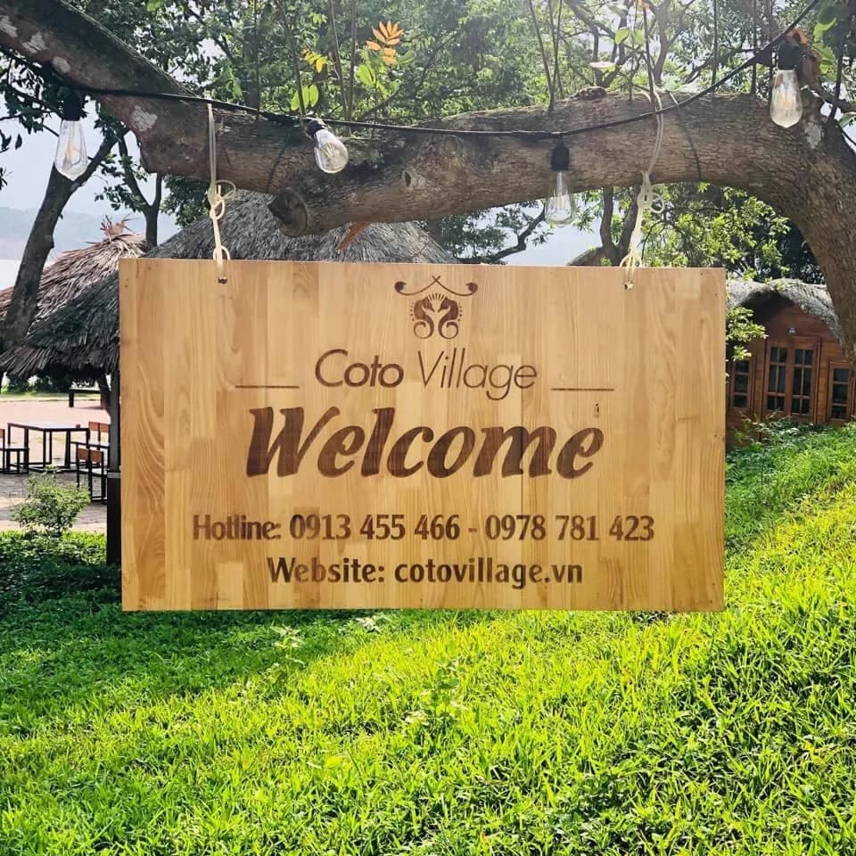 Khu đón khách & sảnh gỗ
