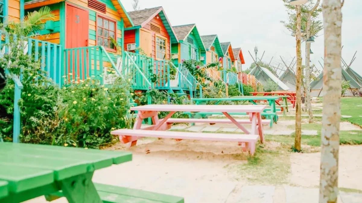 Beach Camp sắc màu