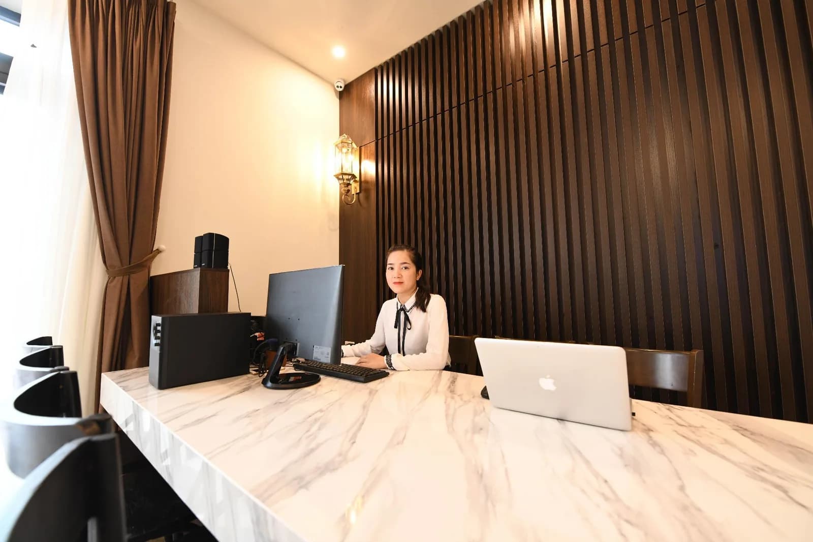 Lễ tân 24/7 & hỗ trợ tour đảo