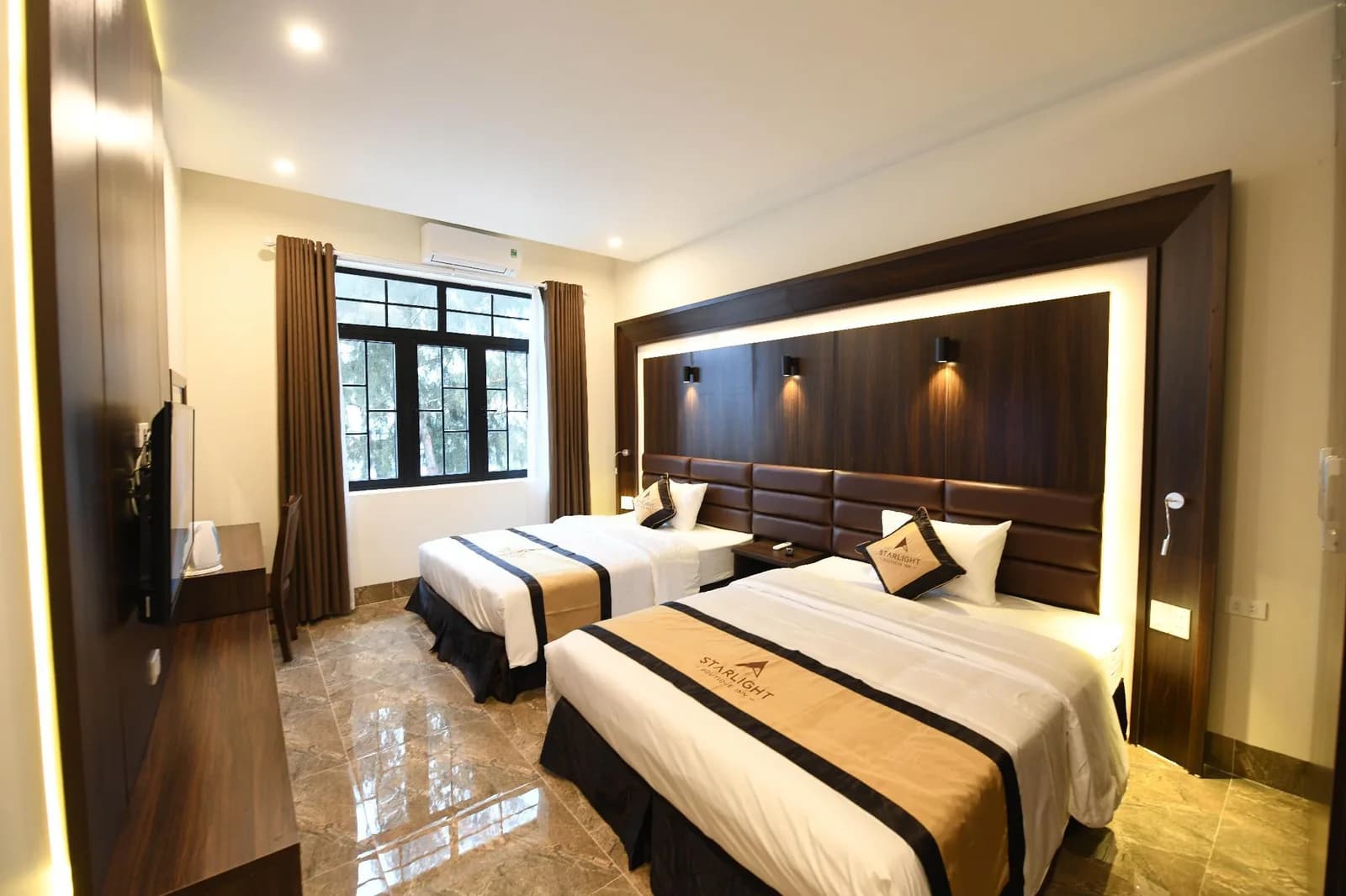 Superior Twin - Hướng bến cảng