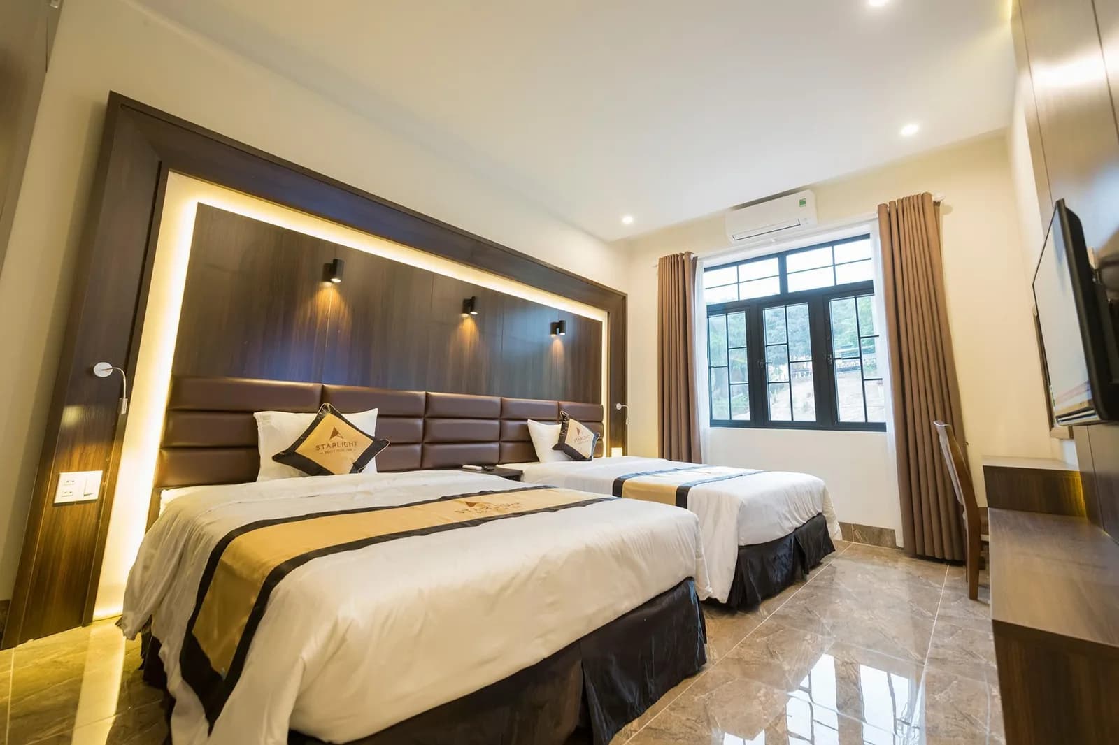 Deluxe Twin - Hướng vườn