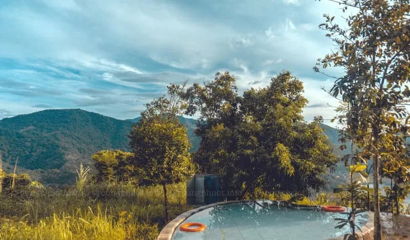 Bể bơi trái tim cho bé