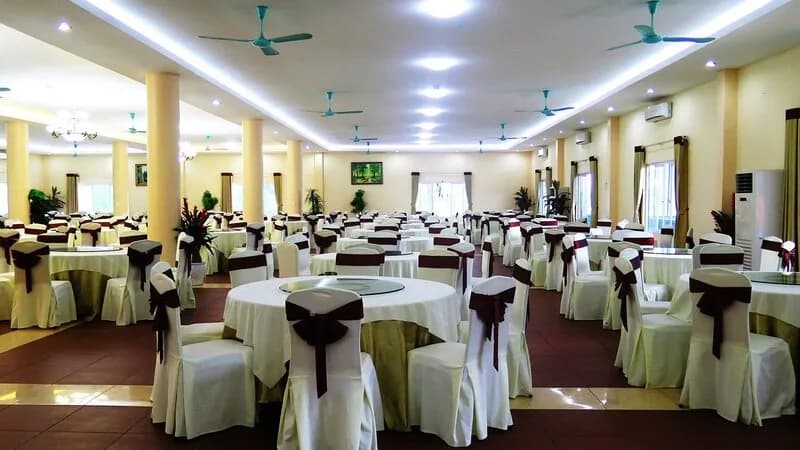 Nhà hàng Kim Cương