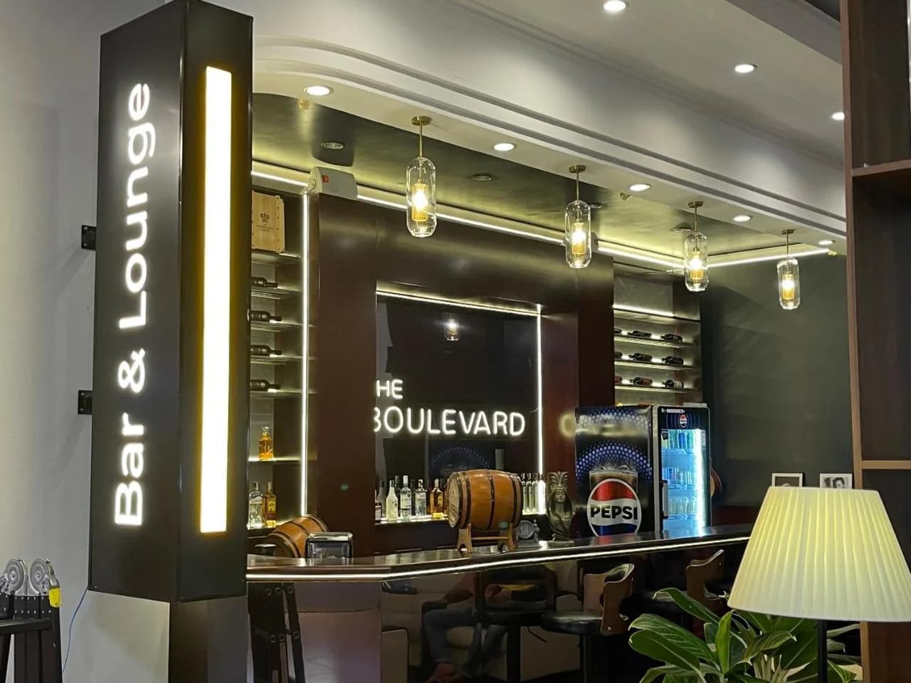 Bar & Lounge "The Boulevard"