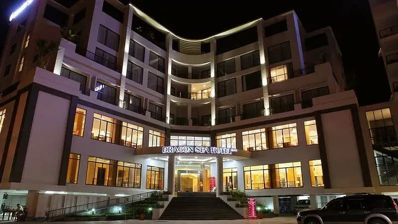 Kiến trúc vầng trăng khuyết
