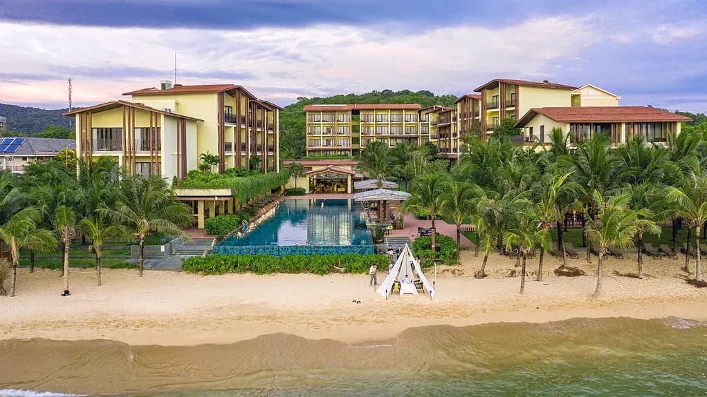 Dusit Princess Moonrise Beach Resort Phú Quốc