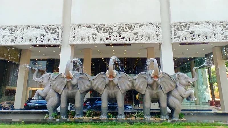 Elephants Hotel