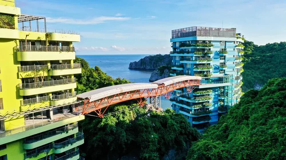 Cầu Skywalk nối ba tòa tháp