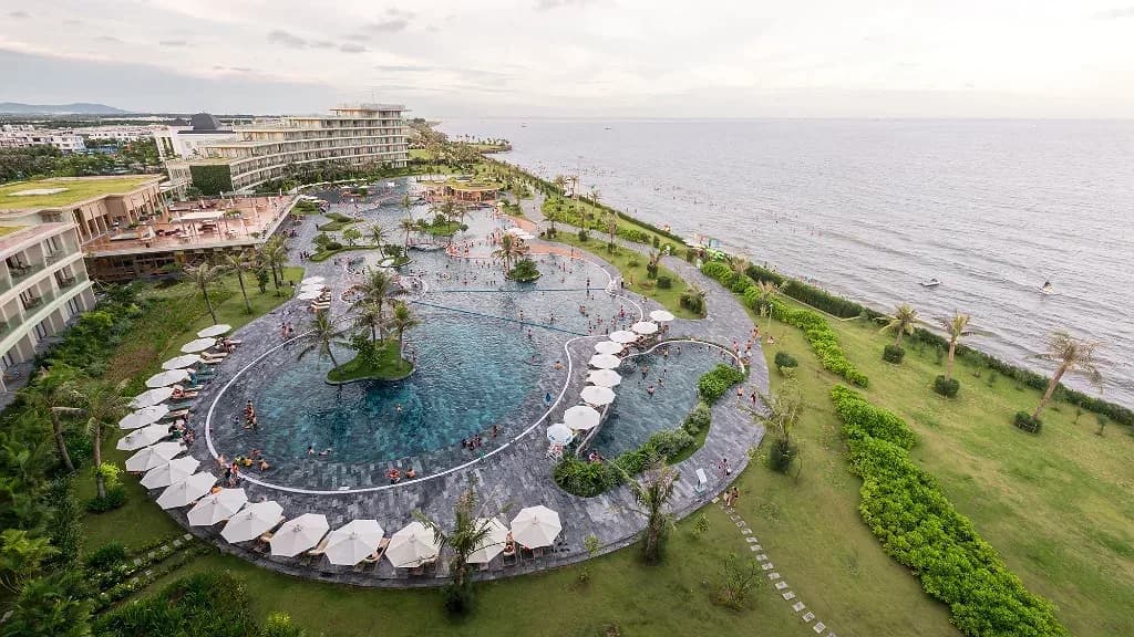 Bể bơi nước mặn 5.000m²