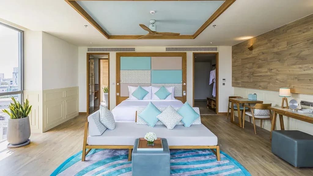Deluxe Suite - Hướng thành phố