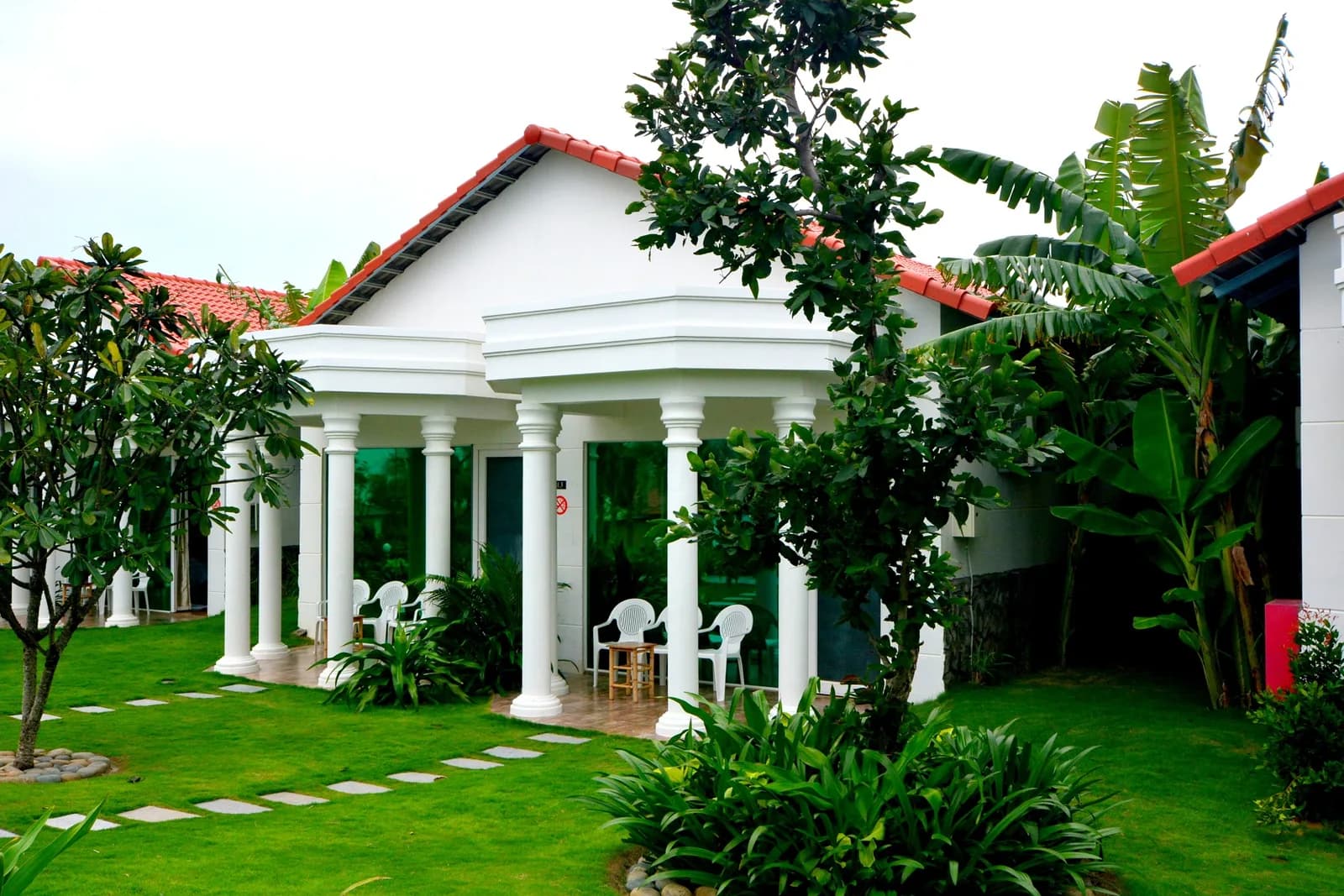 Bungalow Garden View