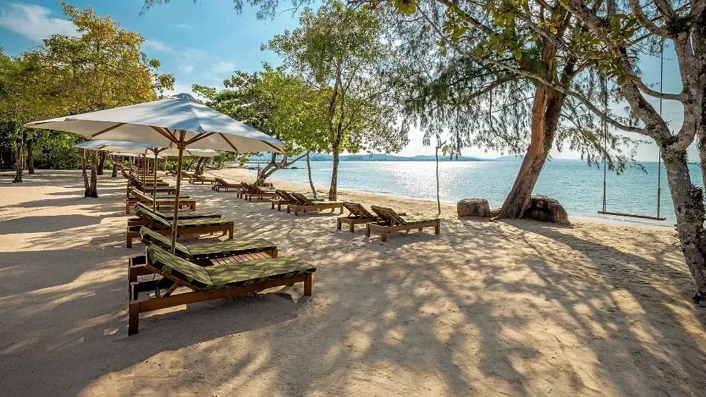 Bãi biển riêng Vũng Bầu