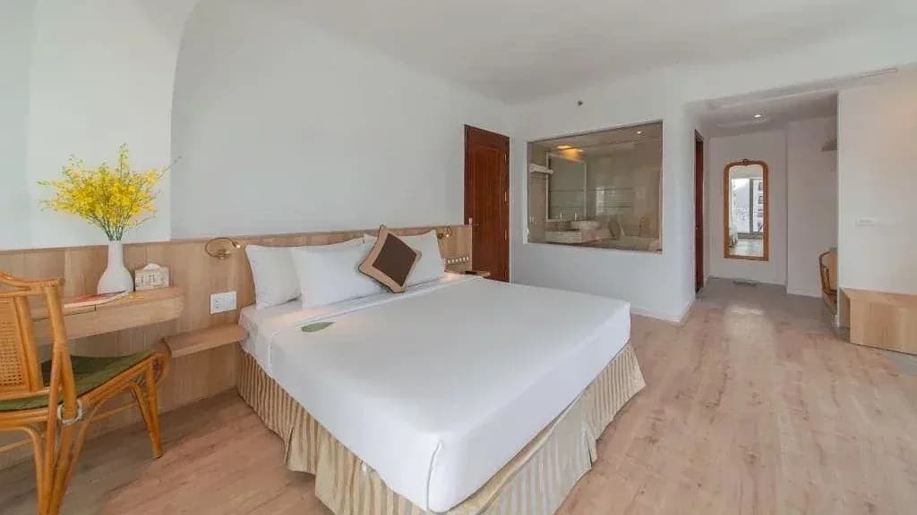 Phòng Deluxe Hướng Thành Phố