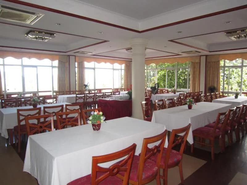 Ẩm thực & Quầy bar