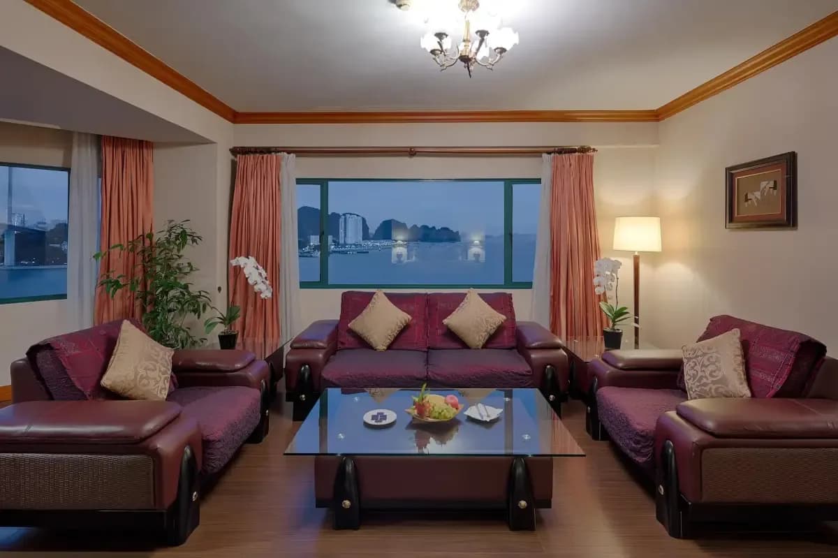 Plaza Suite