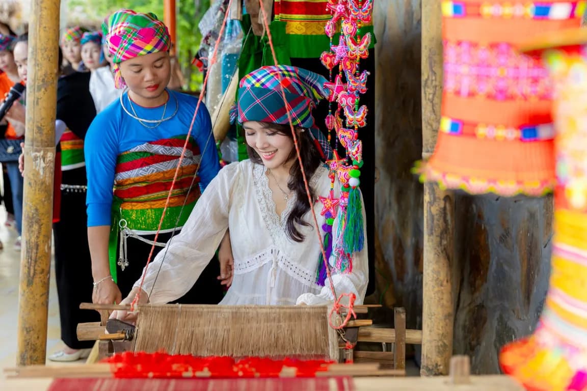 Dệt thổ cẩm & văn hóa Thái