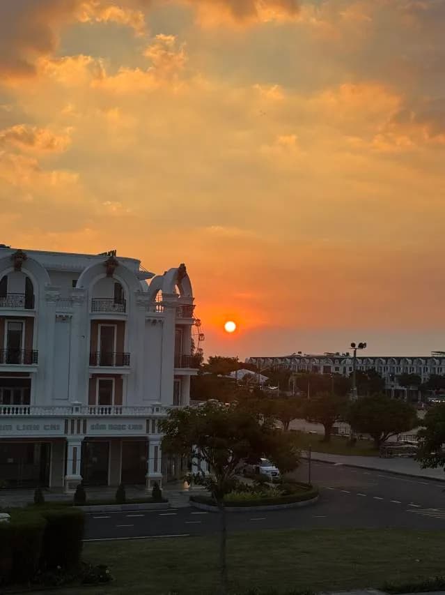 Hoàng hôn khu lấn biển Phú Cường