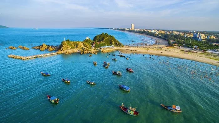 Bước ra là tới biển