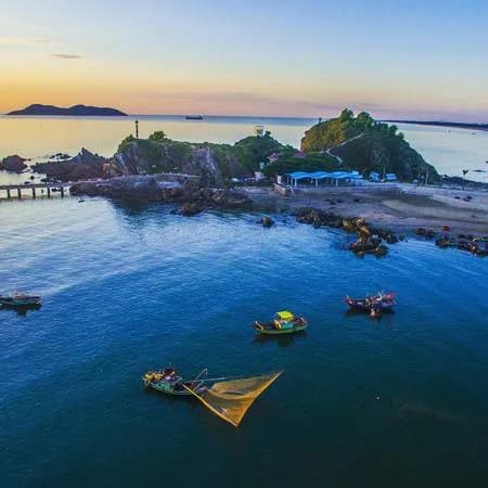 Hướng biển ngắm đảo Lan Châu