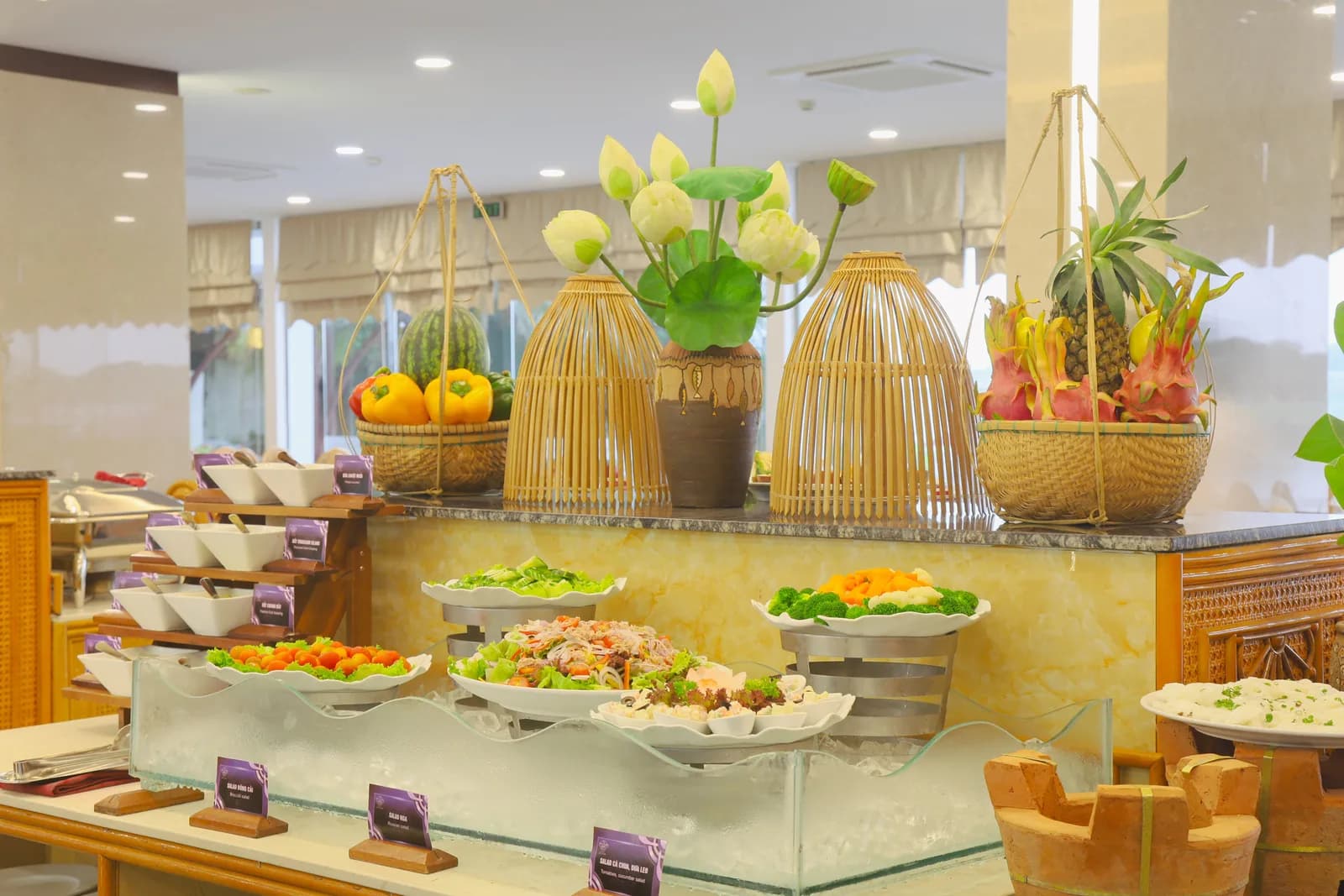 Buffet sáng đậm vị Huế