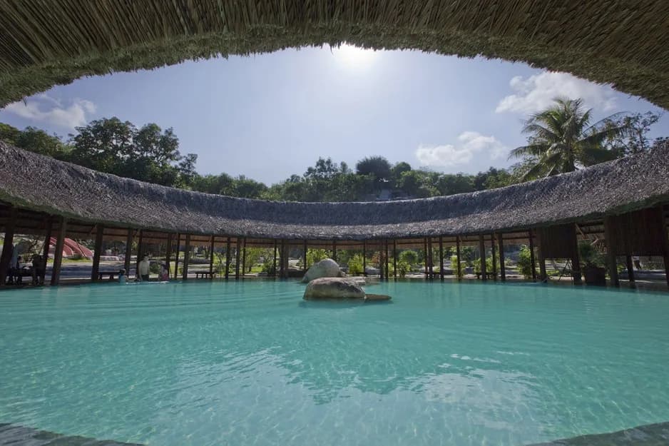Suối khoáng nóng thiên nhiên